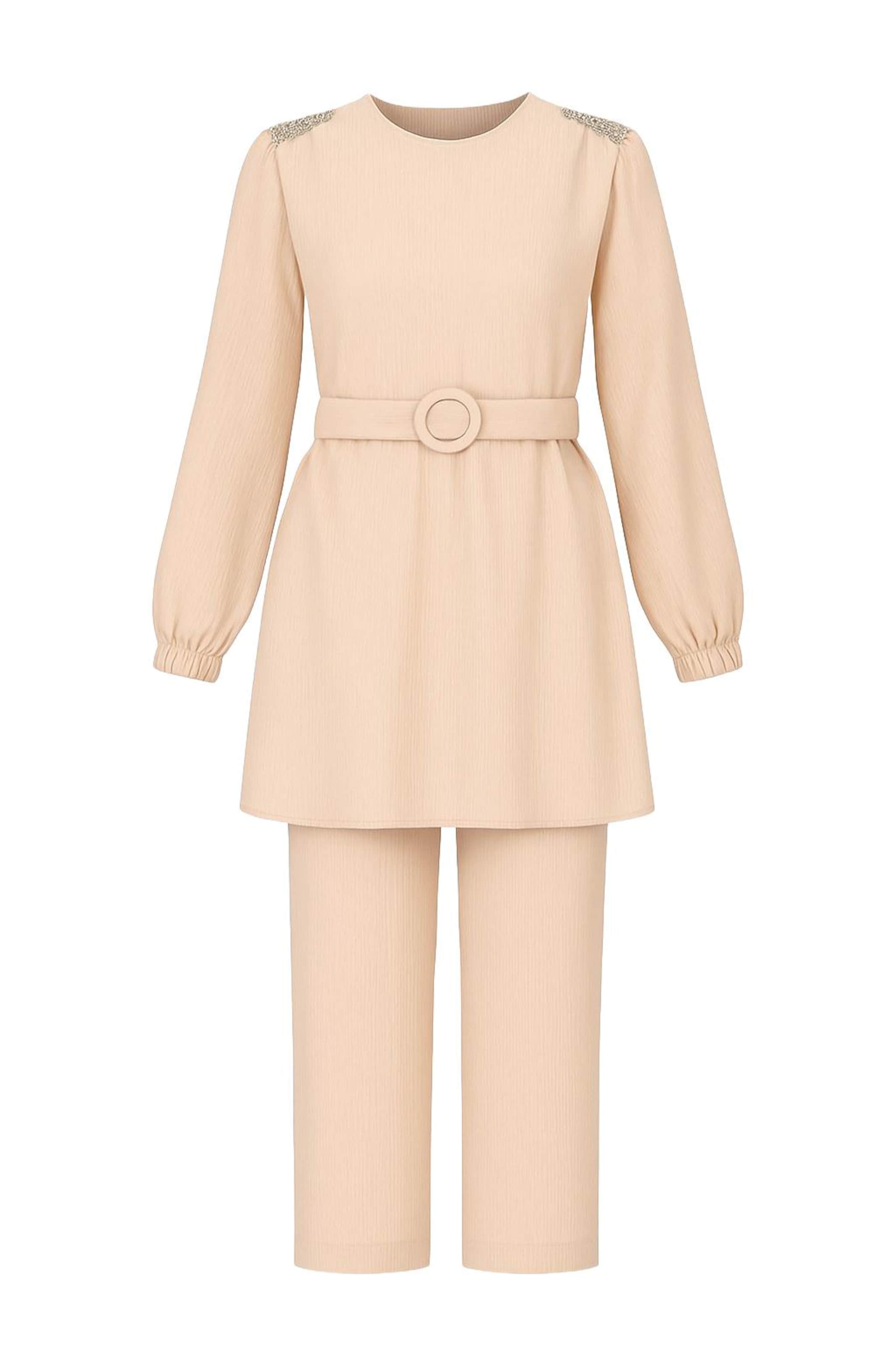 MODAMIHRAM Set in Beige: Vorderseite