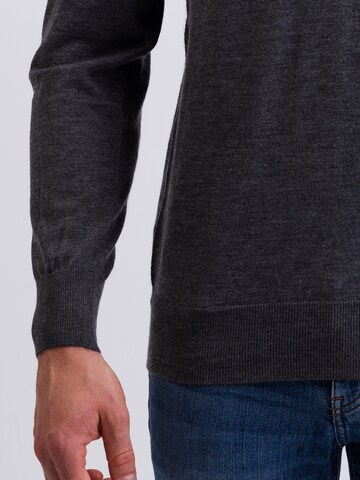 Pullover di CASH-MERE.CH in grigio