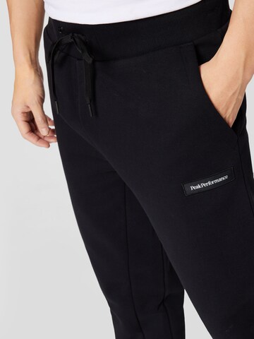 PEAK PERFORMANCE Tapered Hose in Schwarz