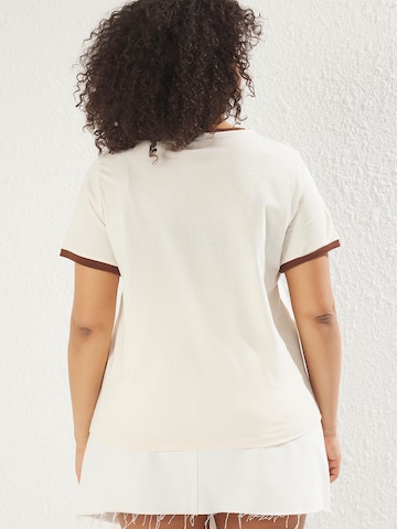 Tricou de la Trendyol Curve pe gri