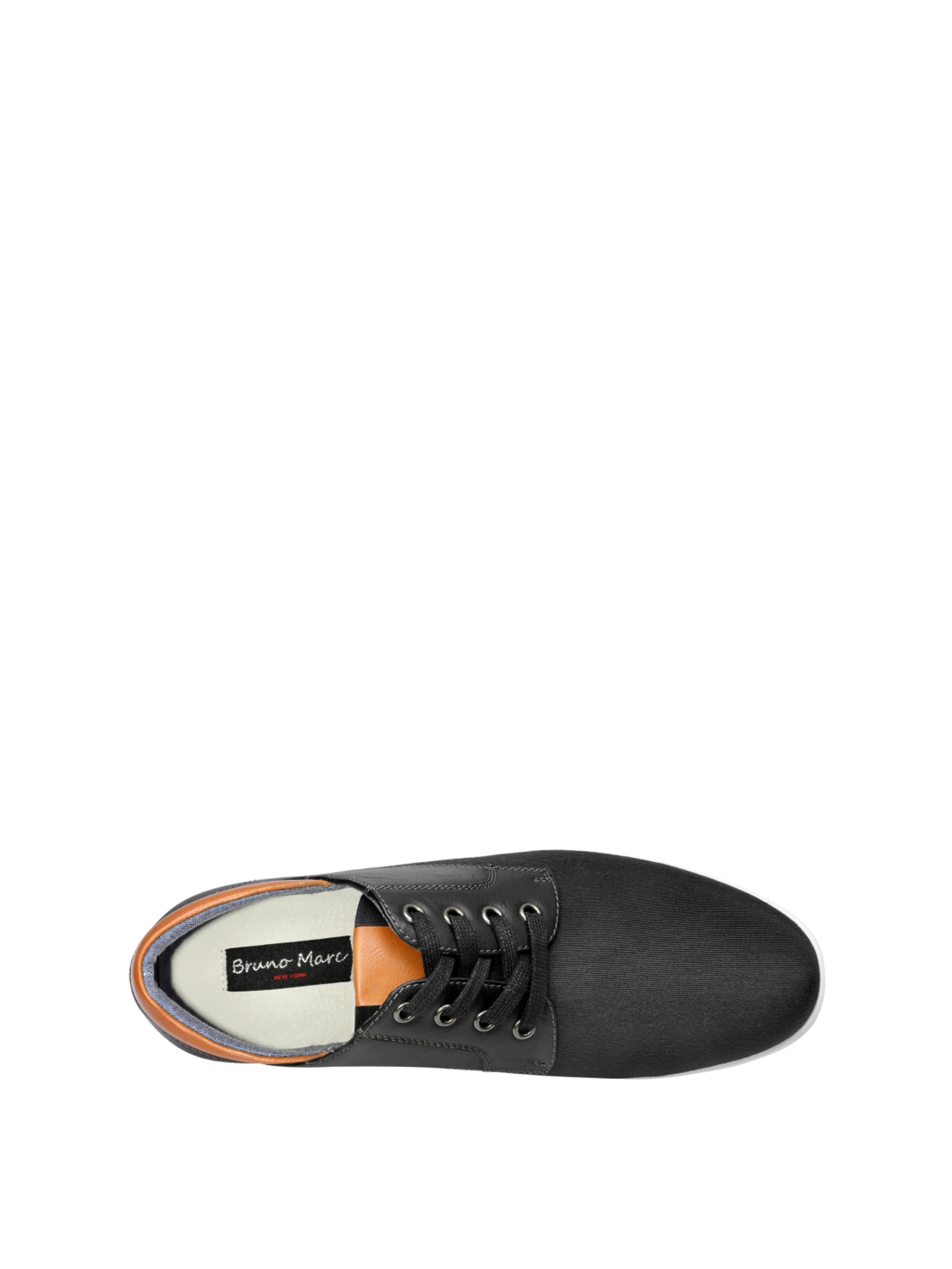 Sneaker bassa di Bruno Marc in nero
