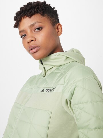 ADIDAS TERREX - Chaqueta de montaña en verde