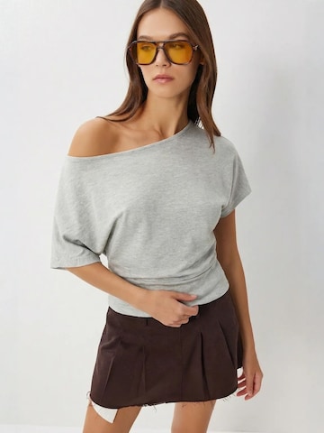 Camicia da donna di Happiness İstanbul in grigio
