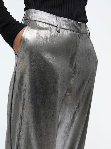 OBJECT - Pierna ancha Pantalón 'Una Lisa' en plata
