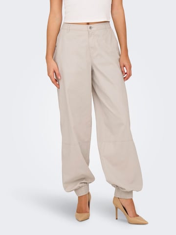 ONLY Tapered Broek 'ONLTinne' in Grijs: voorkant