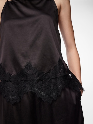 PIECES - Blusa 'NOMI' en negro