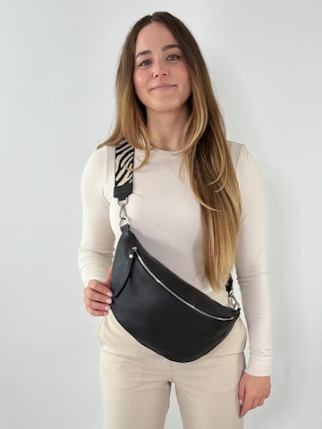 lePelou Fanny Pack 'KITTY' in Black