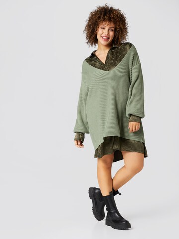 A LOT LESS - Pullover 'Emmy' em verde