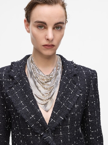 Karl Lagerfeld Halsduk i silver: framsida