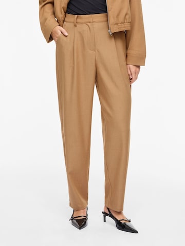 Loosefit Pantalon à pince 'VIAbigal' VILA en marron : devant