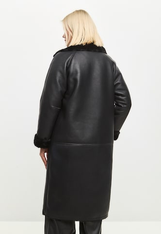 CESARE GASPARI Winter Coat in Black