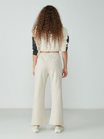C&City Flared Hose in Beige