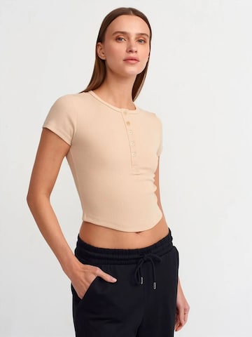 Maglietta di Dilvin in beige: frontale