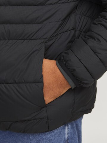 Jack & Jones Plus Демисезонная куртка 'JJEState' в Черный