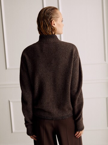 Guido Maria Kretschmer Women Sweter 'Taria' w kolorze brązowy: tył
