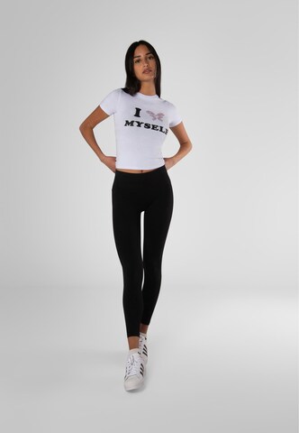 Maglietta 'Love Yourself' di Felicious in bianco
