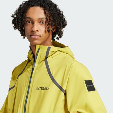 Veste outdoor 'Adidas x National Geographic' ADIDAS TERREX en jaune