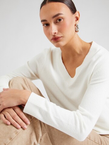 s.Oliver Sweater in White