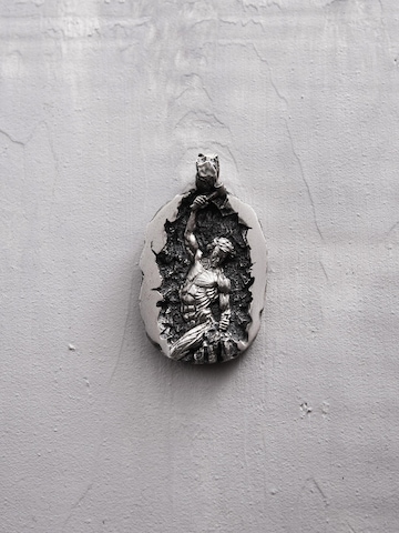 REYTEL Anhänger 'SELFMADE' in Silber: Vorderseite