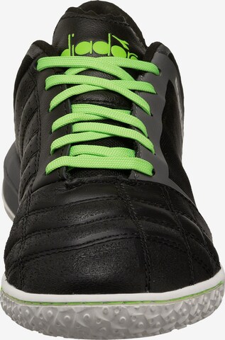 Chaussure de foot 'Brasil Sala' Diadora en noir