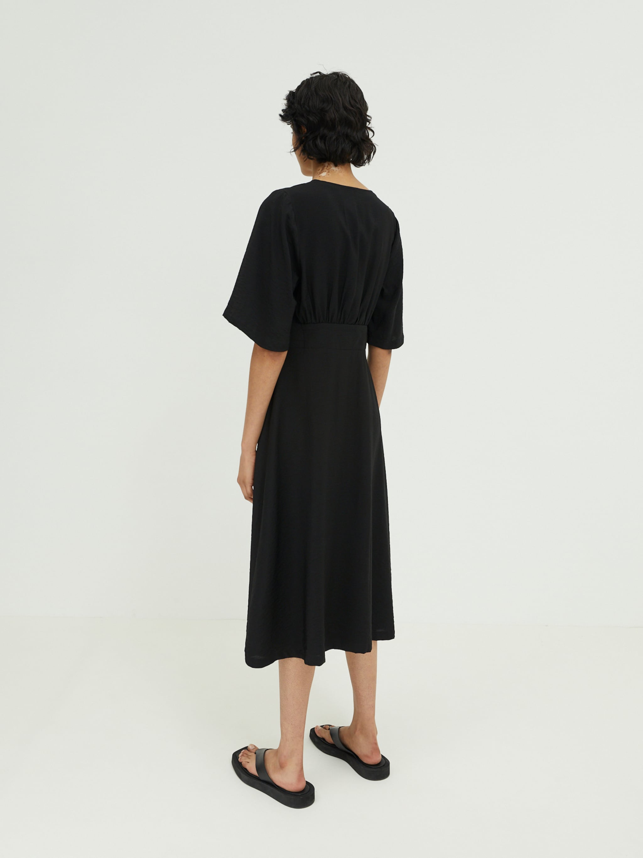 EDITED Produkte Kleid 'Vera' schwarz