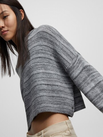 Pull&Bear Pullover in Grau