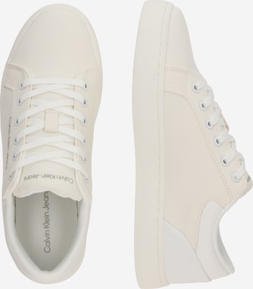 Calvin Klein Jeans Matalavartiset tennarit 'CLASSIC' värissä valkoinen