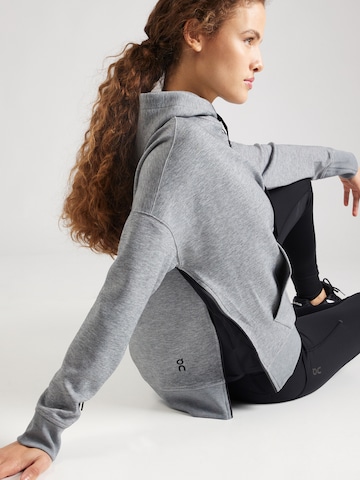 Sweat-shirt On en gris