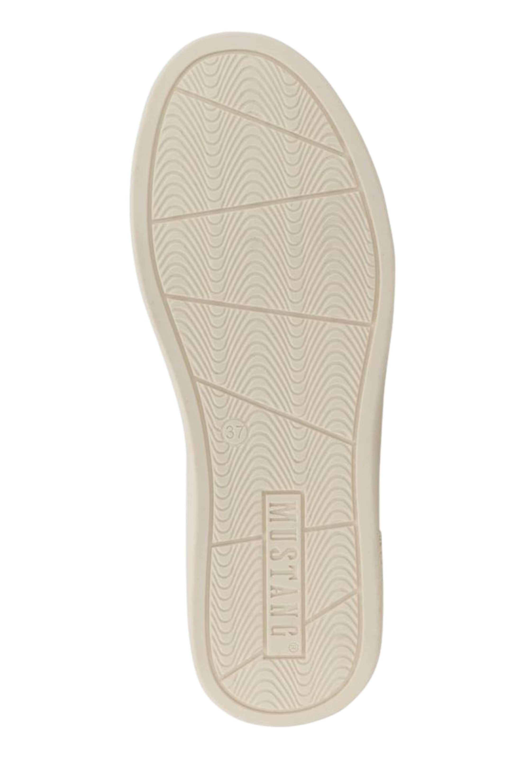 Baskets basses MUSTANG en blanc