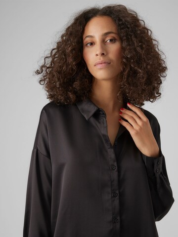 Camicia da donna 'MERLE' di VERO MODA in nero