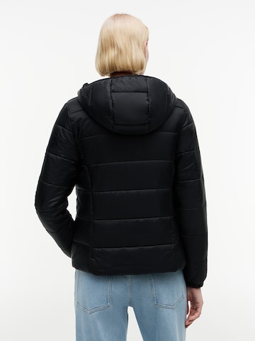 Tommy Jeans - Casaco meia-estação em preto