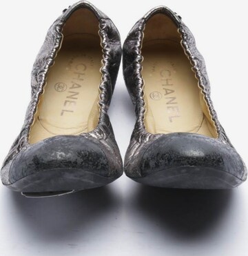 CHANEL Flats & Loafers in 36,5 in Silver