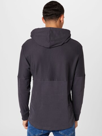 TOM TAILOR DENIM Sweatshirt i grå