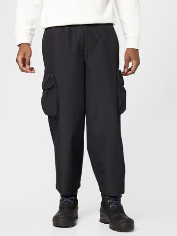 Calvin Klein Jeans Regular Cargo trousers in Black: front