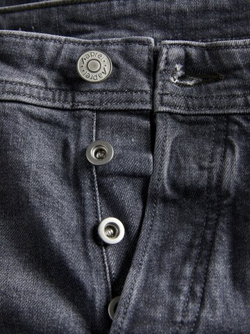 aprel Regular Jeans in Grey