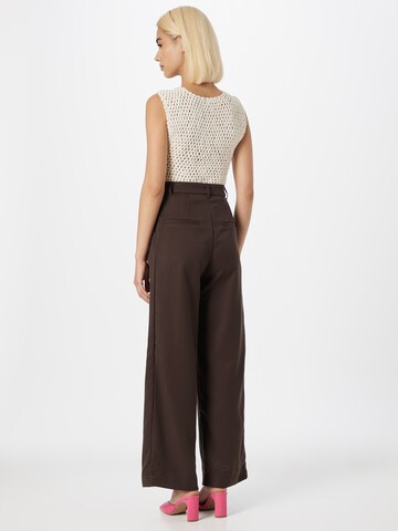 Monki Loose fit Pleat-Front Pants in Brown