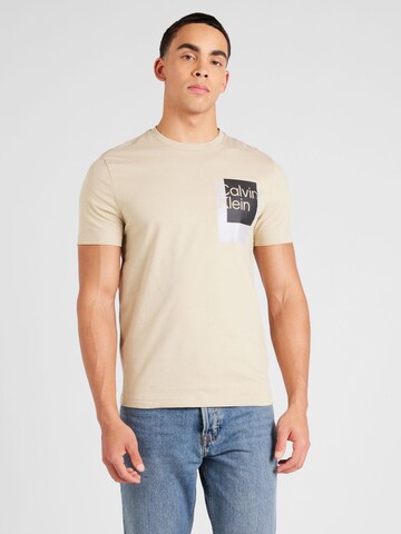 T-Shirt Calvin Klein en beige : devant