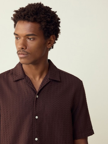 Next Regular fit Overhemd in Bruin