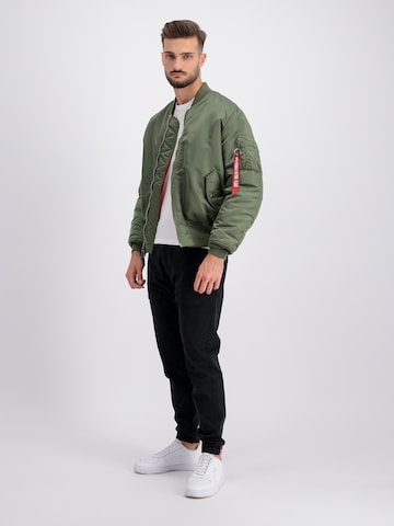 ALPHA INDUSTRIES Prehodna jakna 'MA-1' | zelena barva