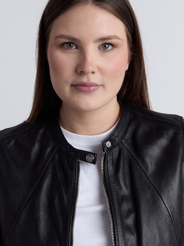 Maze Jacke in Schwarz
