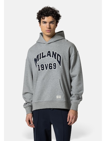 19V69 ITALIA Tréning póló 'Quentino College' - szürke