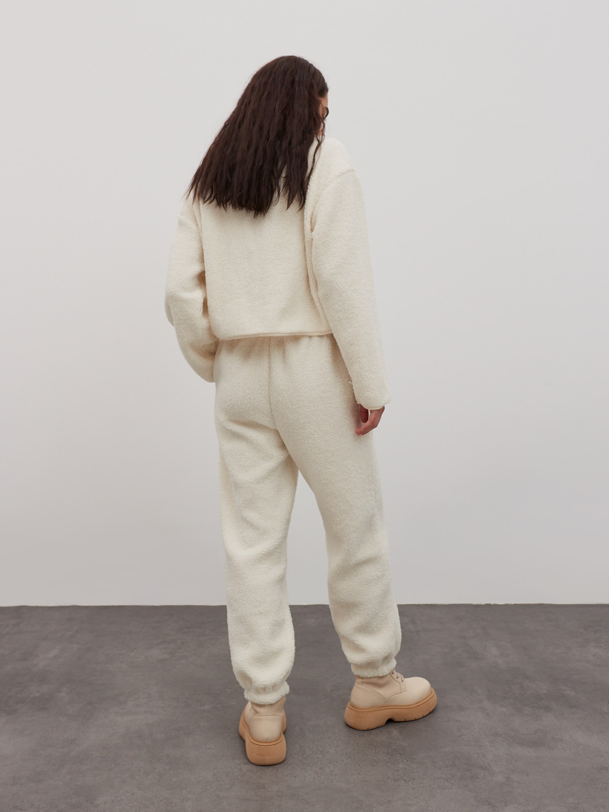 EDITED Produits Sweat-shirt 'Elmina' beige