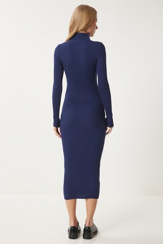 Happiness İstanbul Kleid in Blau