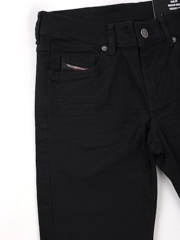 Coupe slim Jean 'D-SANDY' DIESEL en noir