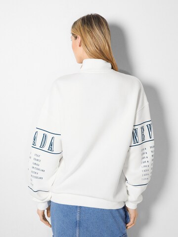 Sweat-shirt Bershka en blanc