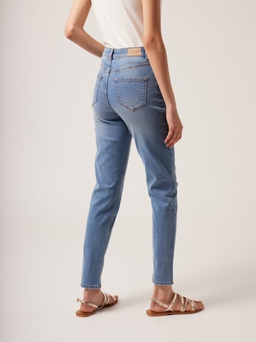 Slimfit Jeans 'Winnie' de la NAF NAF pe albastru