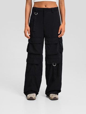 Regular Pantaloni cu buzunare de la Bershka pe negru: față