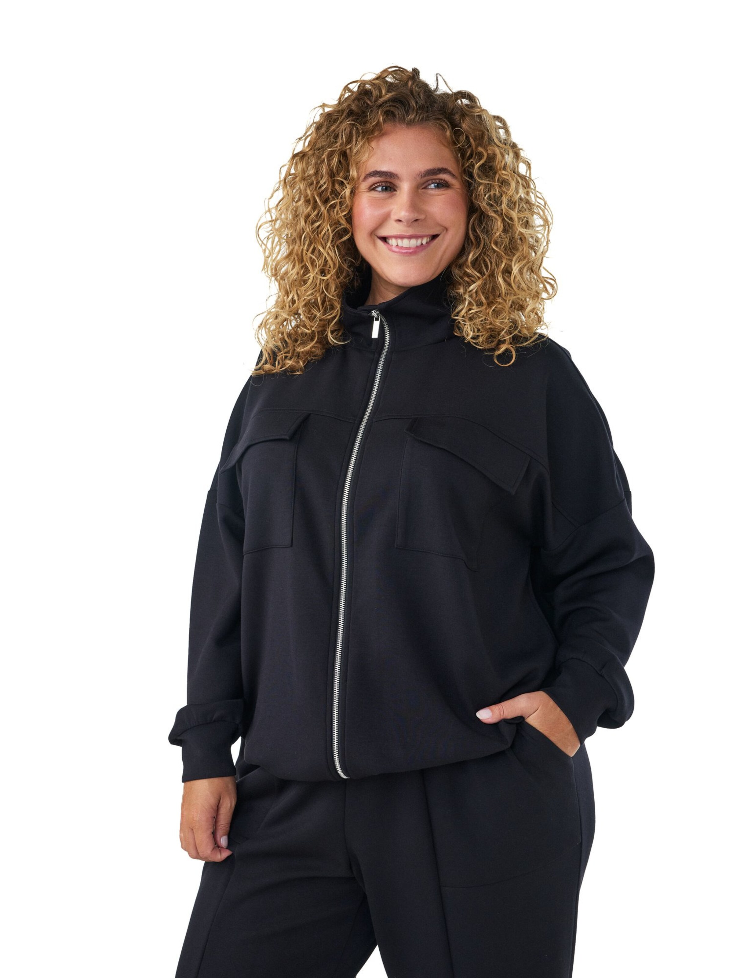 Cardigan 'MALRUNA' Zizzi en noir : devant