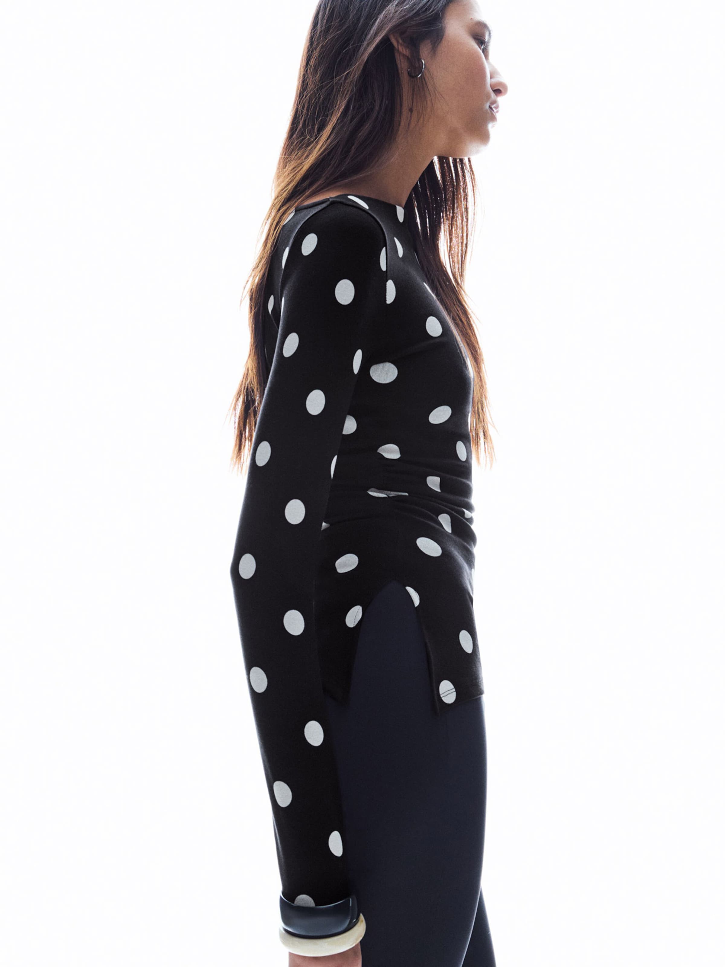 Bershka Shirt in Zwart