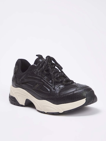Trendyol Sneaker in Schwarz